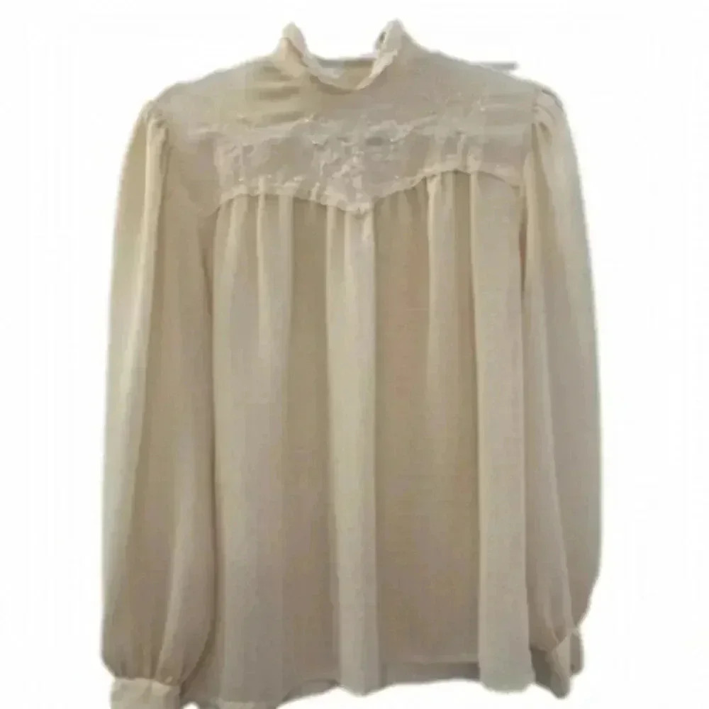 VINTAGE  blouse- Pearl and Lace accents​​